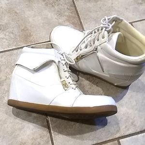 White Shoe size 10 Top moda